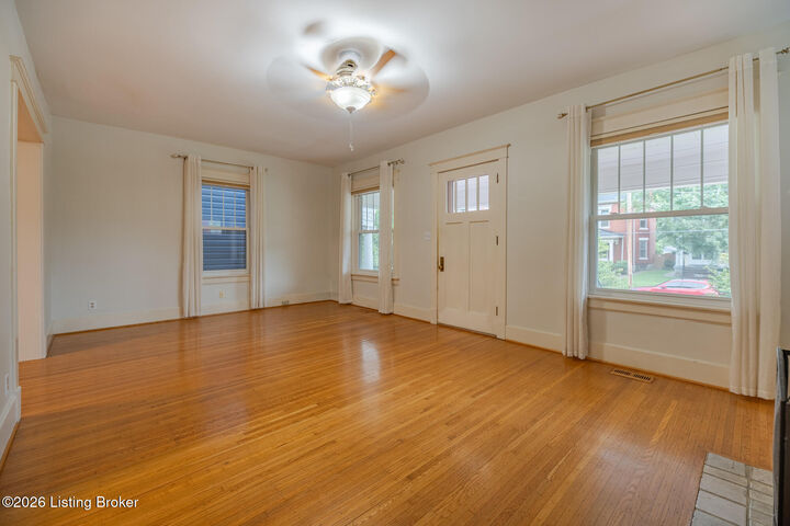 Property Photo:  2019 Bonnycastle Ave  KY 40205 