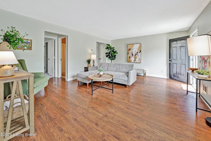 Property Photo:  10787 Colonial Woods Way  KY 40223 