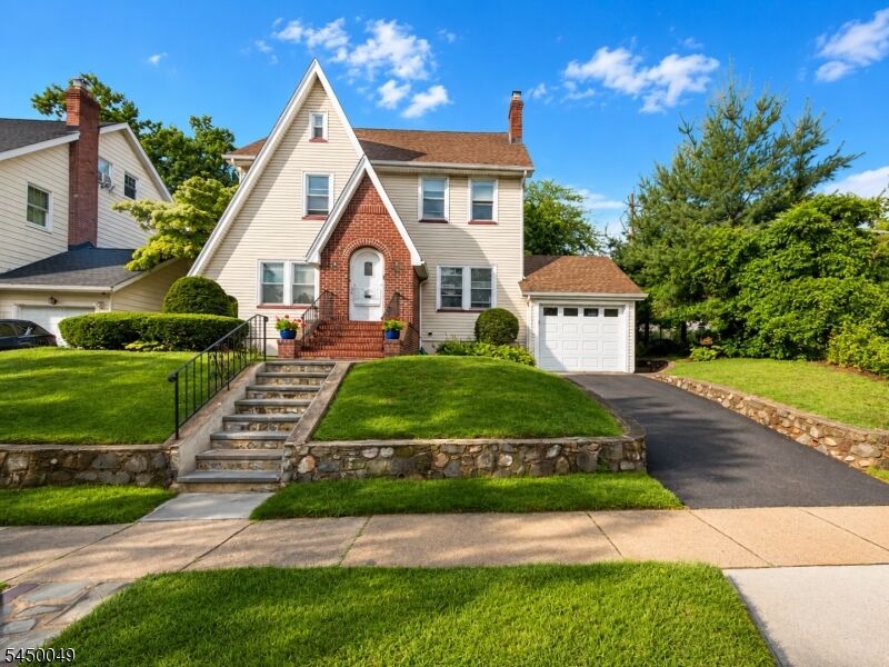 Property Photo:  10 Alden Rd  NJ 07042 