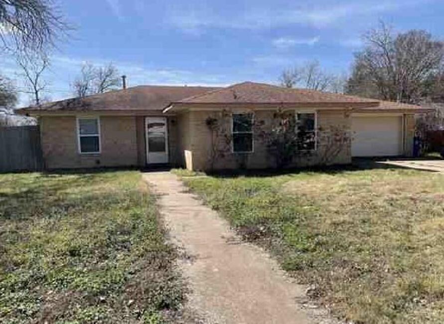Property Photo:  100 Post Oak Lane  TX 78621 