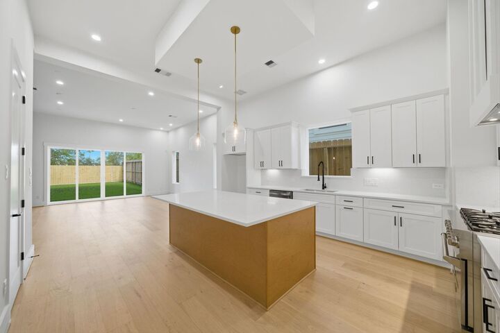 Property Photo:  1227 Prince Street  TX 77008 