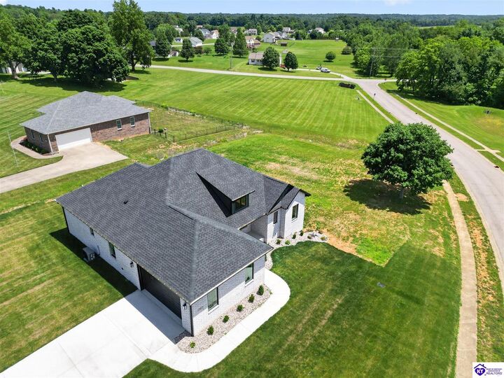 Property Photo: 98 Shepherd's Way KY 40162