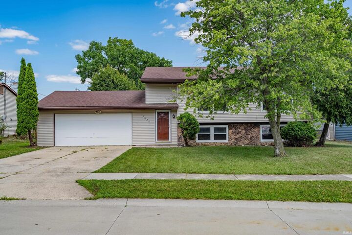 Property Photo: 7020 Peartree Lane IN 46825-3741