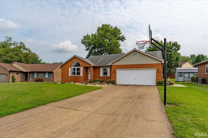 Property Photo:  2919 Woodside Court  IN 47711 