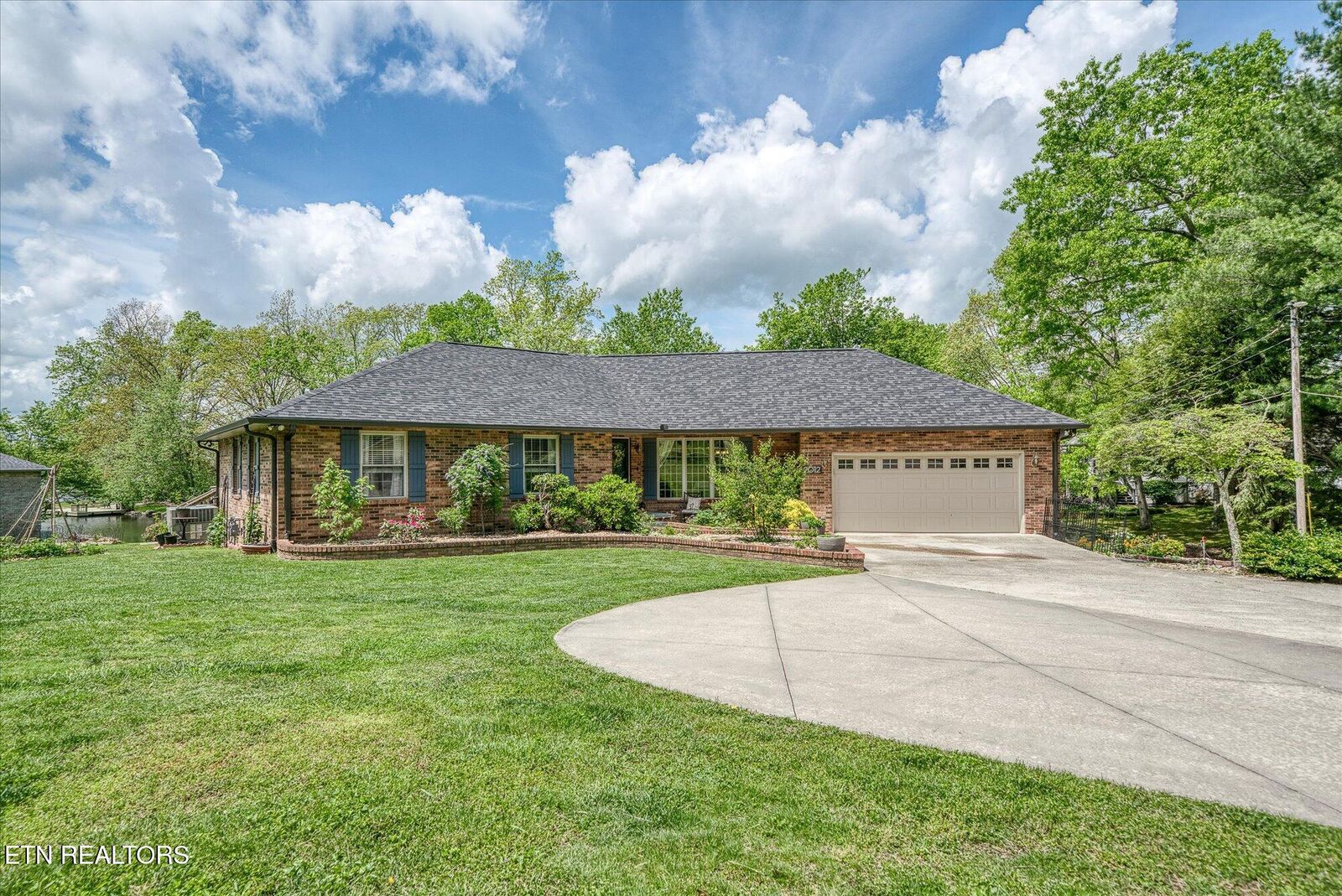 Property Photo: 2012 Cravens Drive TN 38572