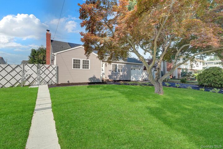 Property Photo:  128 W 17th Street  NY 11729 