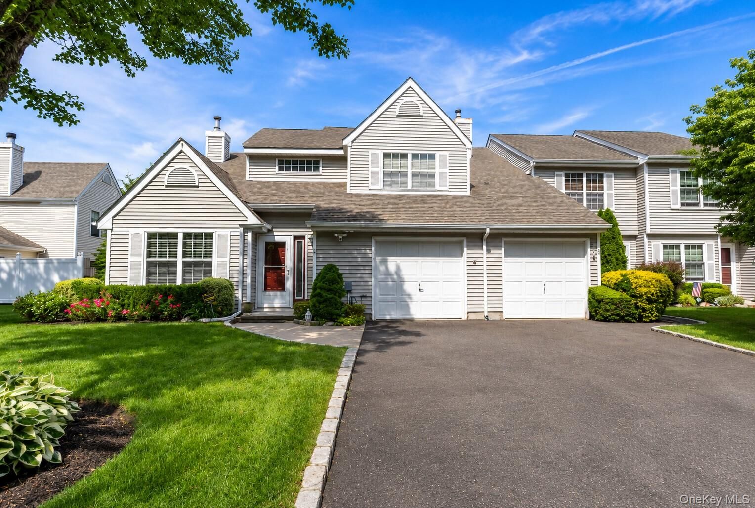 Property Photo:  65 Mystic Circle  NY 11706 