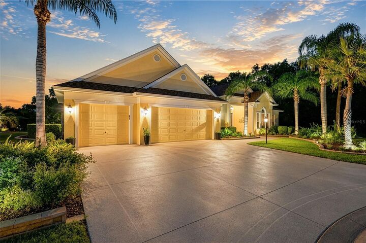 Property Photo: 2063 Lake Ridge Drive FL 32162