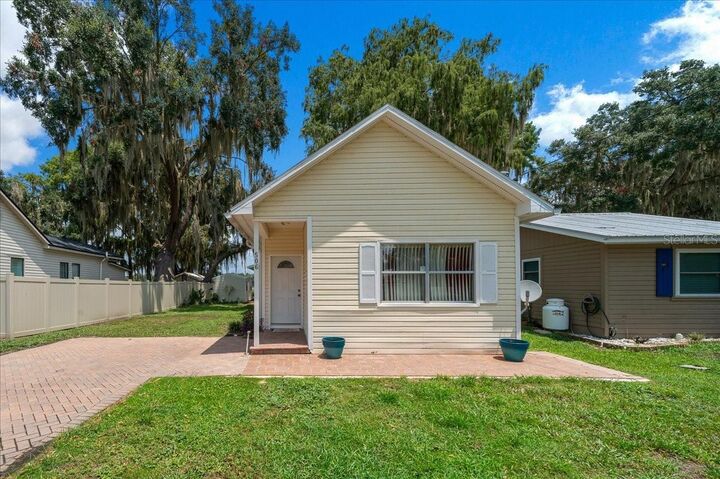 Property Photo:  506 Lake Street  FL 34450 