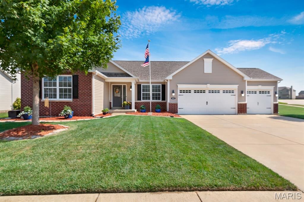 Property Photo:  802 Railway Circle  MO 63385 