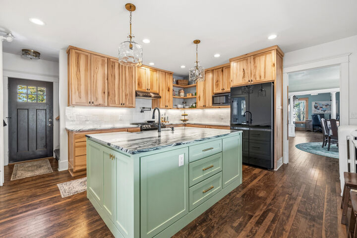 Property Photo:  1615 Ulao Dr  WI 53024 