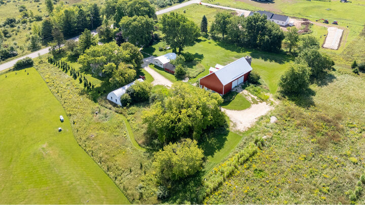 Property Photo:  1615 Ulao Pkwy S  WI 53024 