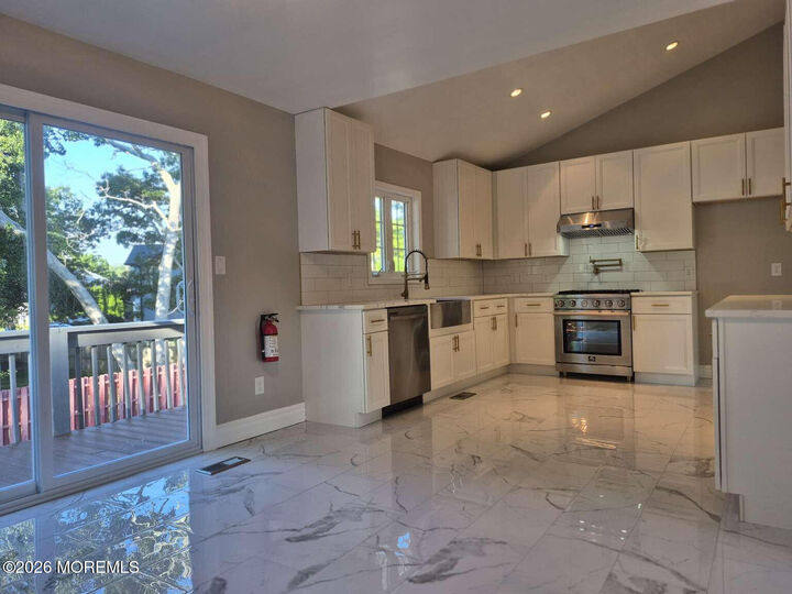 Property Photo:  436 Leanora Street  NJ 08723 