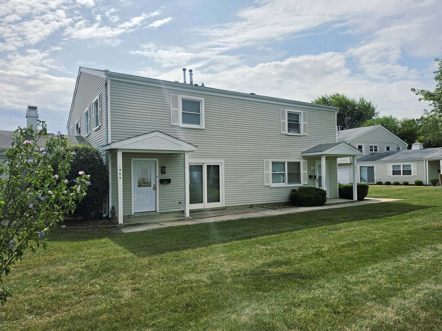Property Photo:  