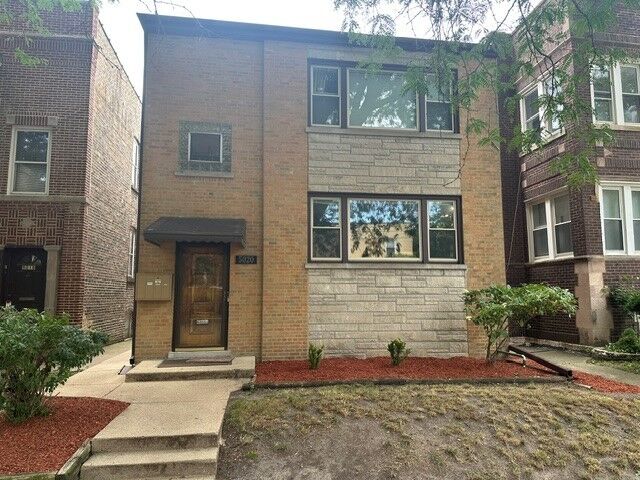 Property Photo: 5020 N California Avenue IL 60625
