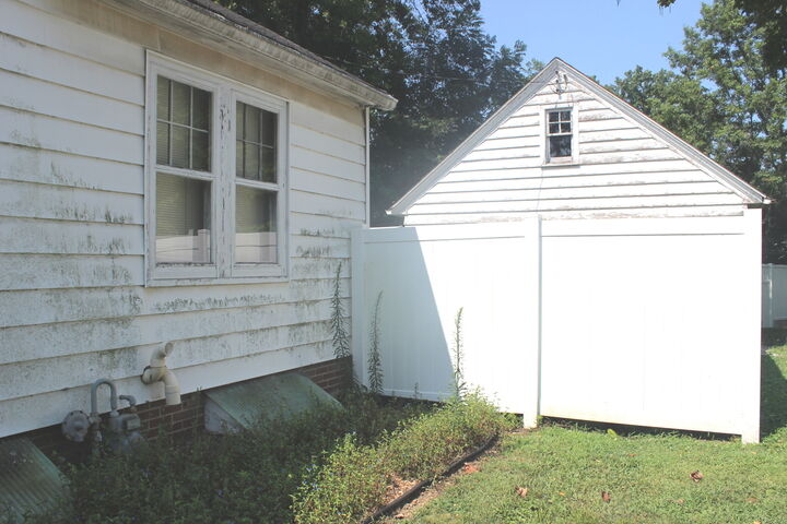 Property Photo:  201 N College Street  IL 62881 