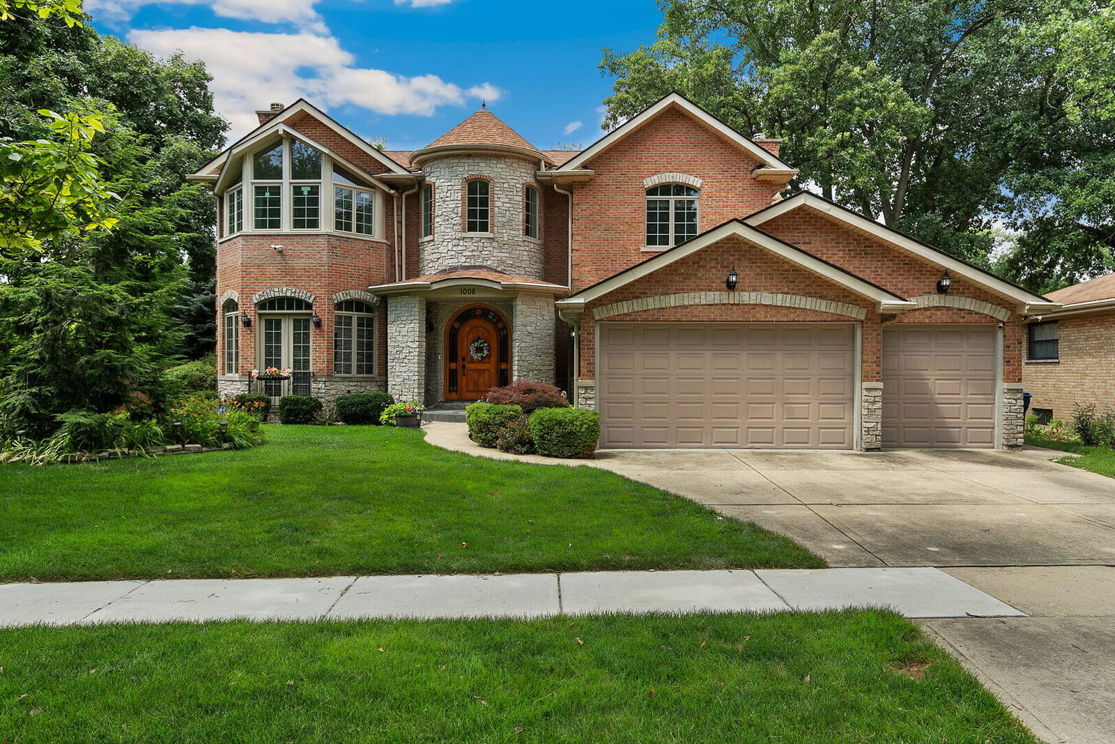 Property Photo:  1008 Meadow Road  IL 60062 