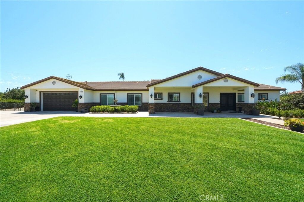Property Photo:  5685 Oak Tree Cir  CA 92509 