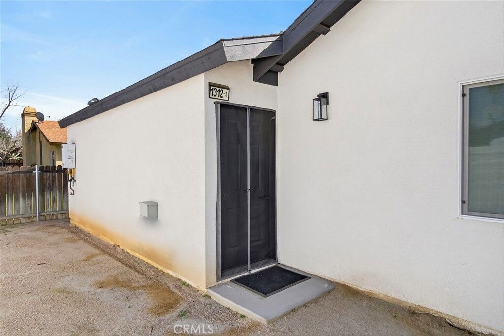 Property Photo:  1312 Live Oak Court 2  CA 92374 