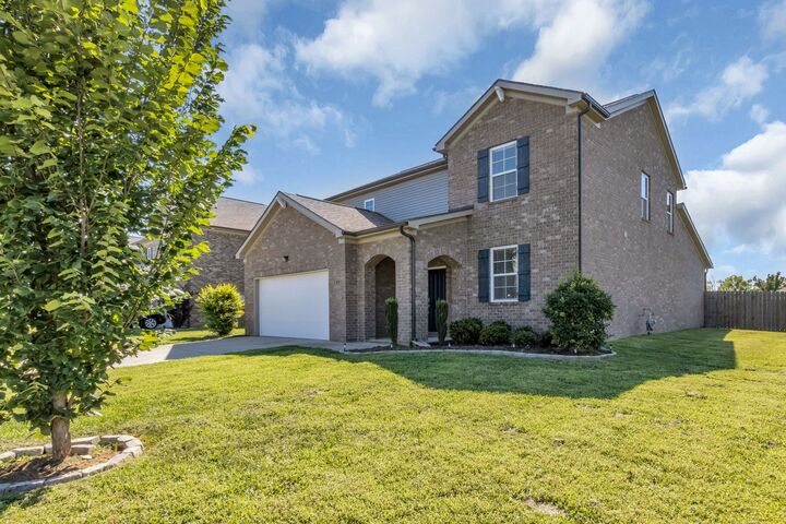 Property Photo:  729 Amberton Dr  TN 37167 