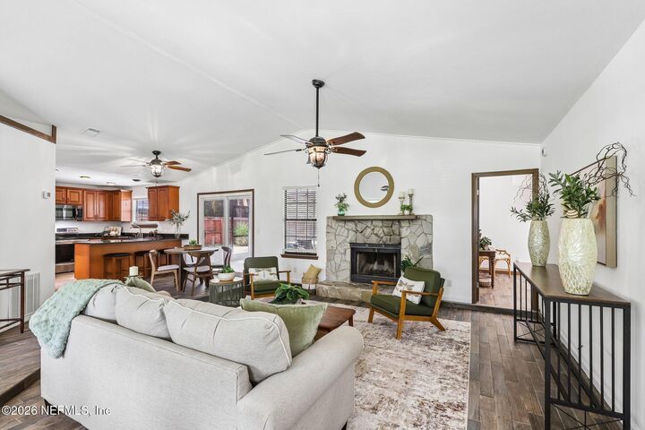 Property Photo: 1864 Sherwood Drive FL 32068