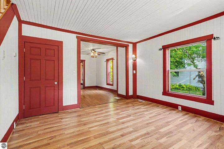 Property Photo: 512 S Kinney Avenue MI 48858