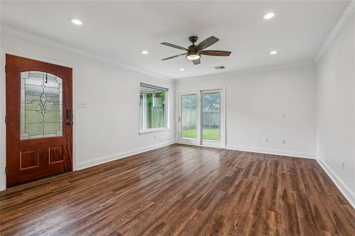 Property Photo:  422 Nursery Avenue  LA 70005 
