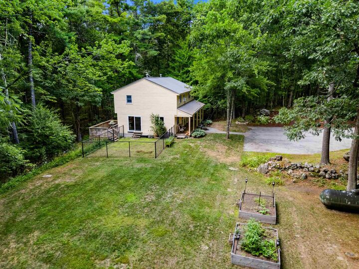 Property Photo:  292 Route 13  NH 03033 