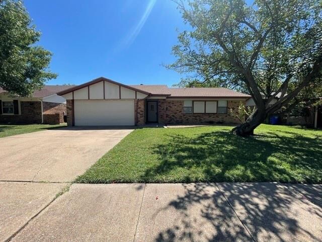 Property Photo: 7536 Meadowlark Lane N TX 76148