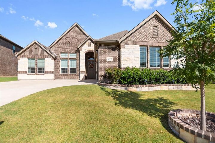 Property Photo:  1215 Alderwood Drive  TX 76247 