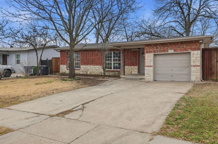 Property Photo: 202 E Linda Drive TX 75041