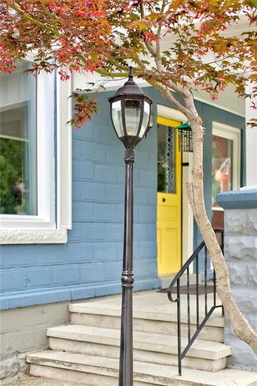 Property Photo:  286 Hatt Street  ON L9H 2H3 