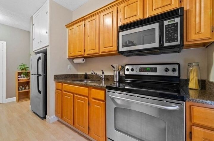 Property Photo:  1810 Dorchester Ave 6  MA 02124 
