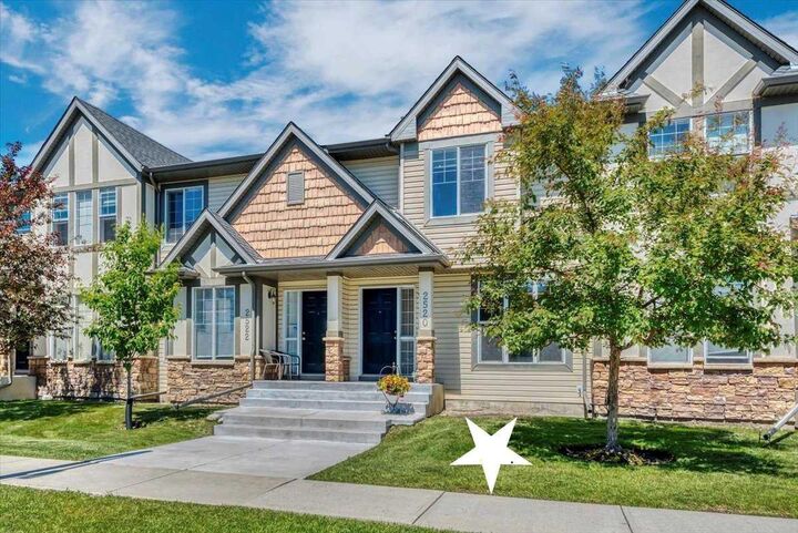 Property Photo:  2520 Eversyde Avenue SW  AB T2Y 5G8 