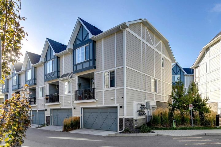 Property Photo:  510 Nolanlake Villas NW  AB T3R 0Z7 
