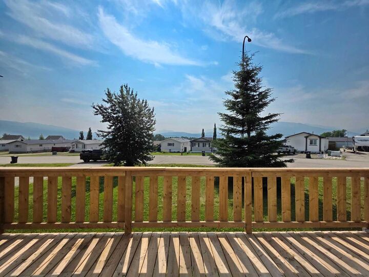 Property Photo:  229 Mawdsley  AB T0E 0Y0 