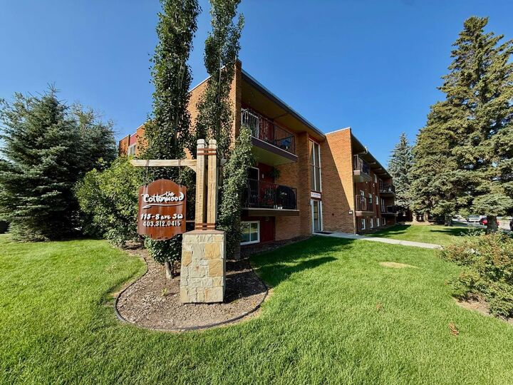Property Photo:  115 8 Avenue SW 0  AB T1V 1A3 