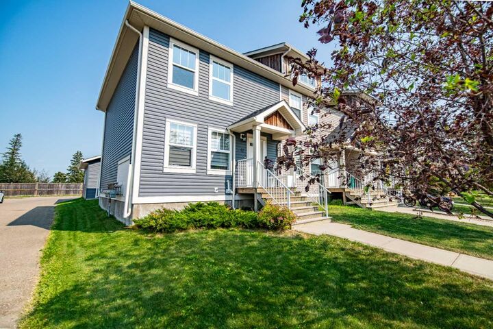 Property Photo: 42 Reid Court AB T4S 0C8