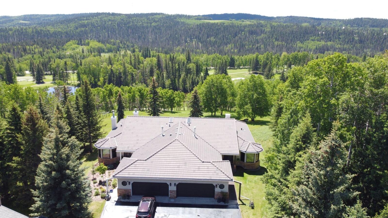 Property Photo: 38 Sunrise Way AB T0L 1W3