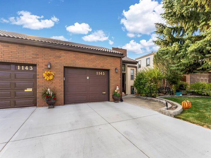 Property Photo:  1145 16 Street NE  AB T1C 1P7 