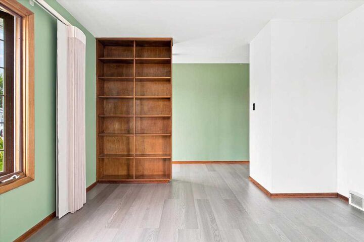 Property Photo: 10281 111 Avenue AB T8V 1T7