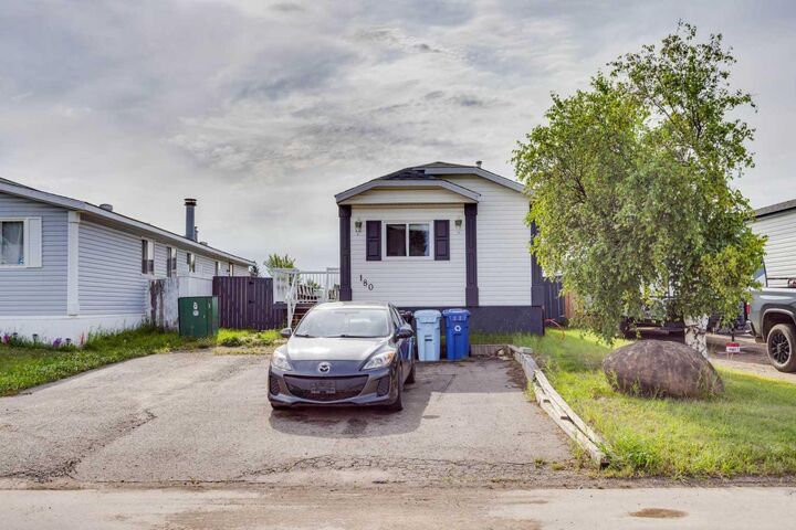 180 Cokerill Crescent — photo 1
