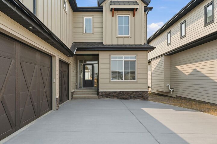 Property Photo: 40 Fieldstone Close AB T4B 5T7