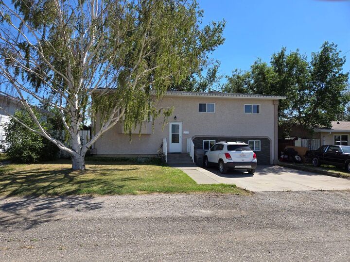 Property Photo:  222 McEwan Street  AB T0L 1A0 