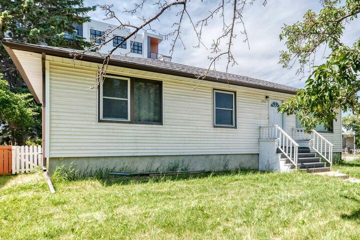 Property Photo: 1701 32 Street SW AB T3C 1N6