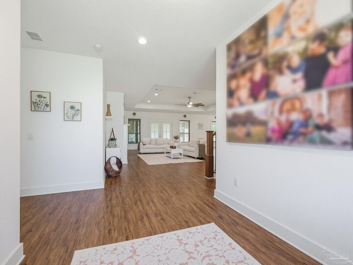 Property Photo: 2480 Carthage Ct FL 32533
