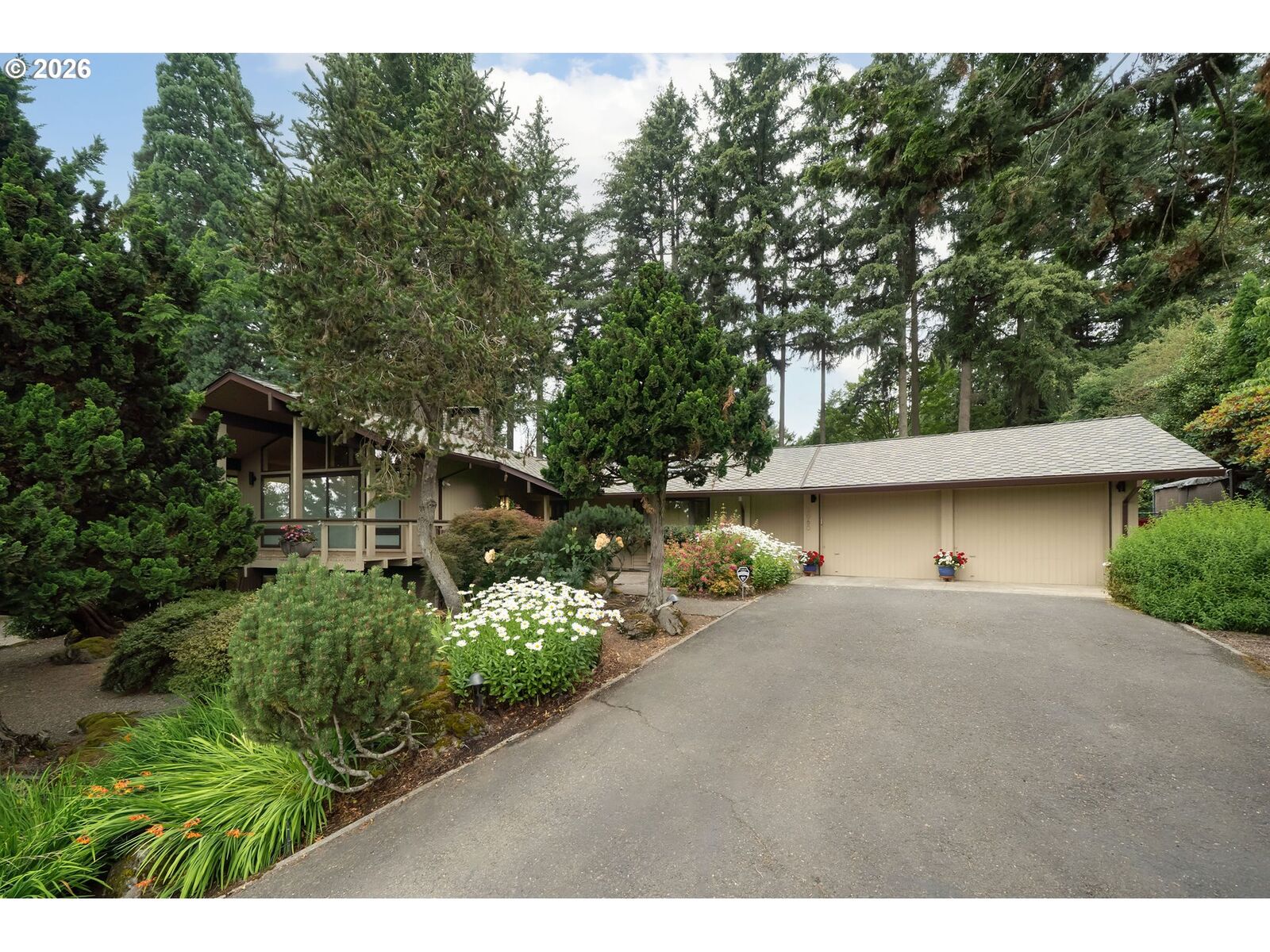 Property Photo:  3060 SW Westwood Dr  OR 97225 