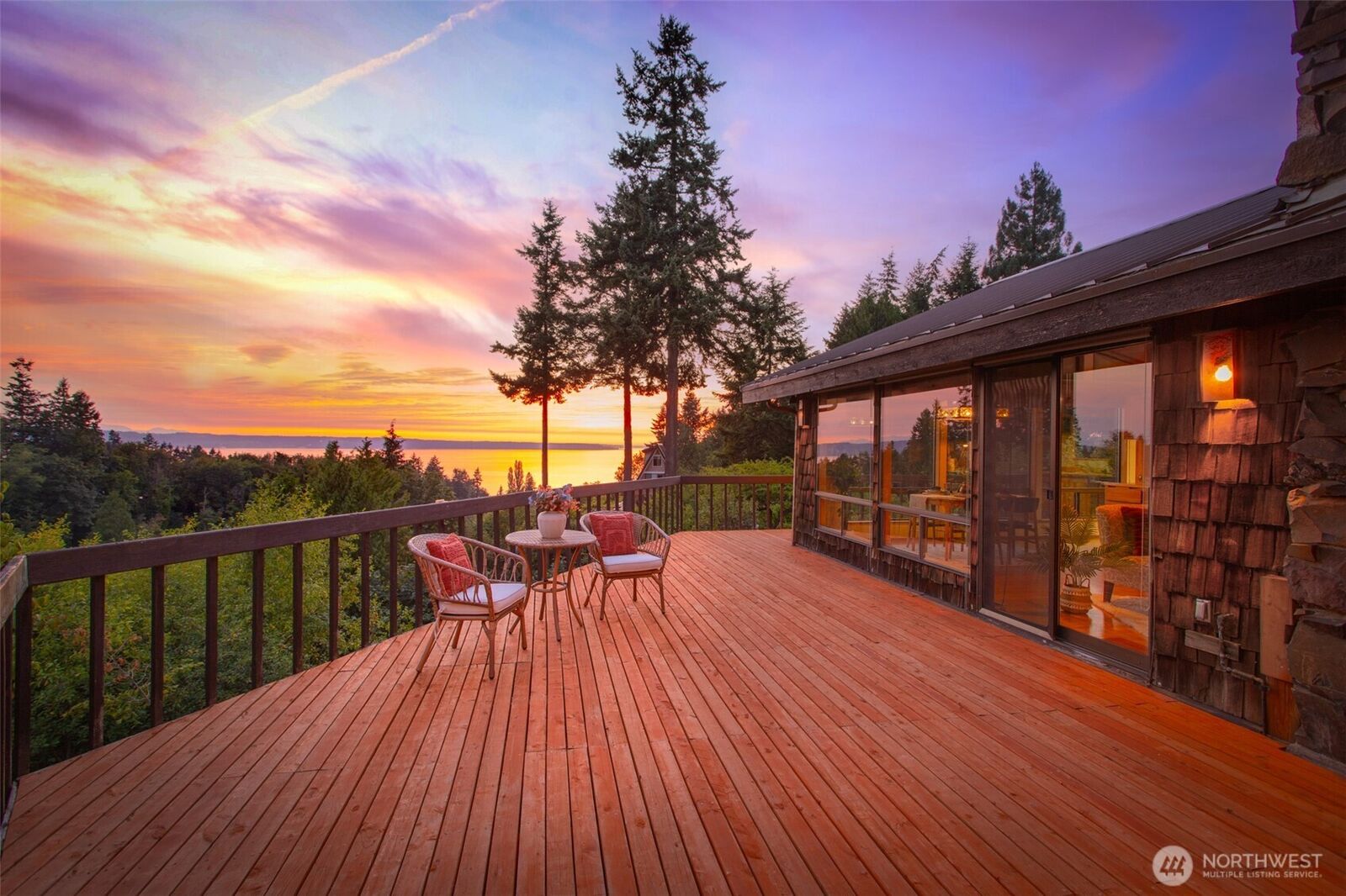 Property Photo:  360  Heather Road  WA 98203 