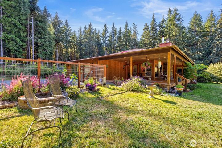 Property Photo: 472 S Edwards Road WA 98368