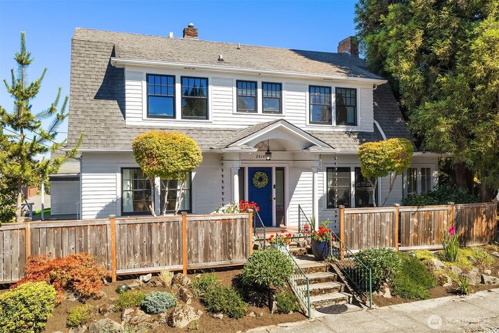 Property Photo: 2414 Belvidere Avenue SW WA 98126